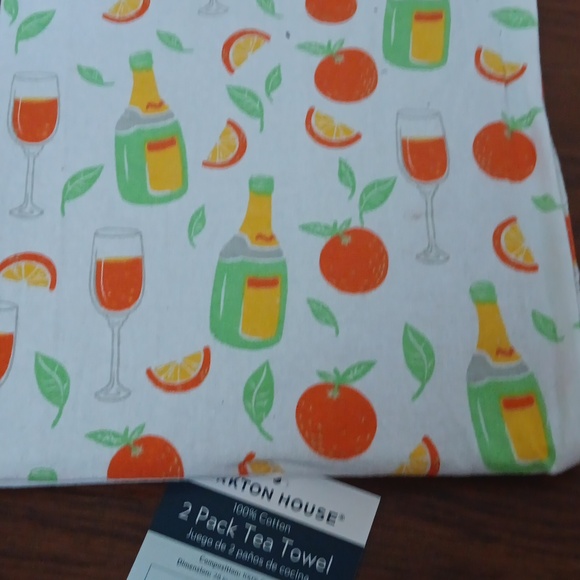 NWT.2 Tea Towels - Picture 2 of 5